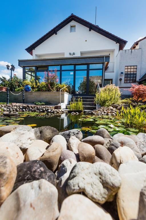Business Pension Gasper Raunheim Exterior foto